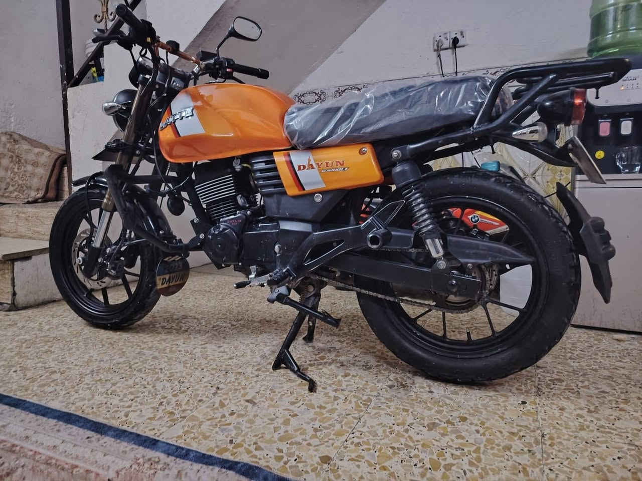 السلام عليكم  دايوان لاتي  مديل ٢٣ رقم بغداد انكليزي مكينه ٢٠٠ سيسي  مكفوله كفاله عامه ماشيه ٢٧.   منضومه زنون بصمتين سويجين  كهربايات شغاله السعر مليونين و٣٠٠ وبيها مجال لشراي   مكاني بغداد الشعله ٠***********
