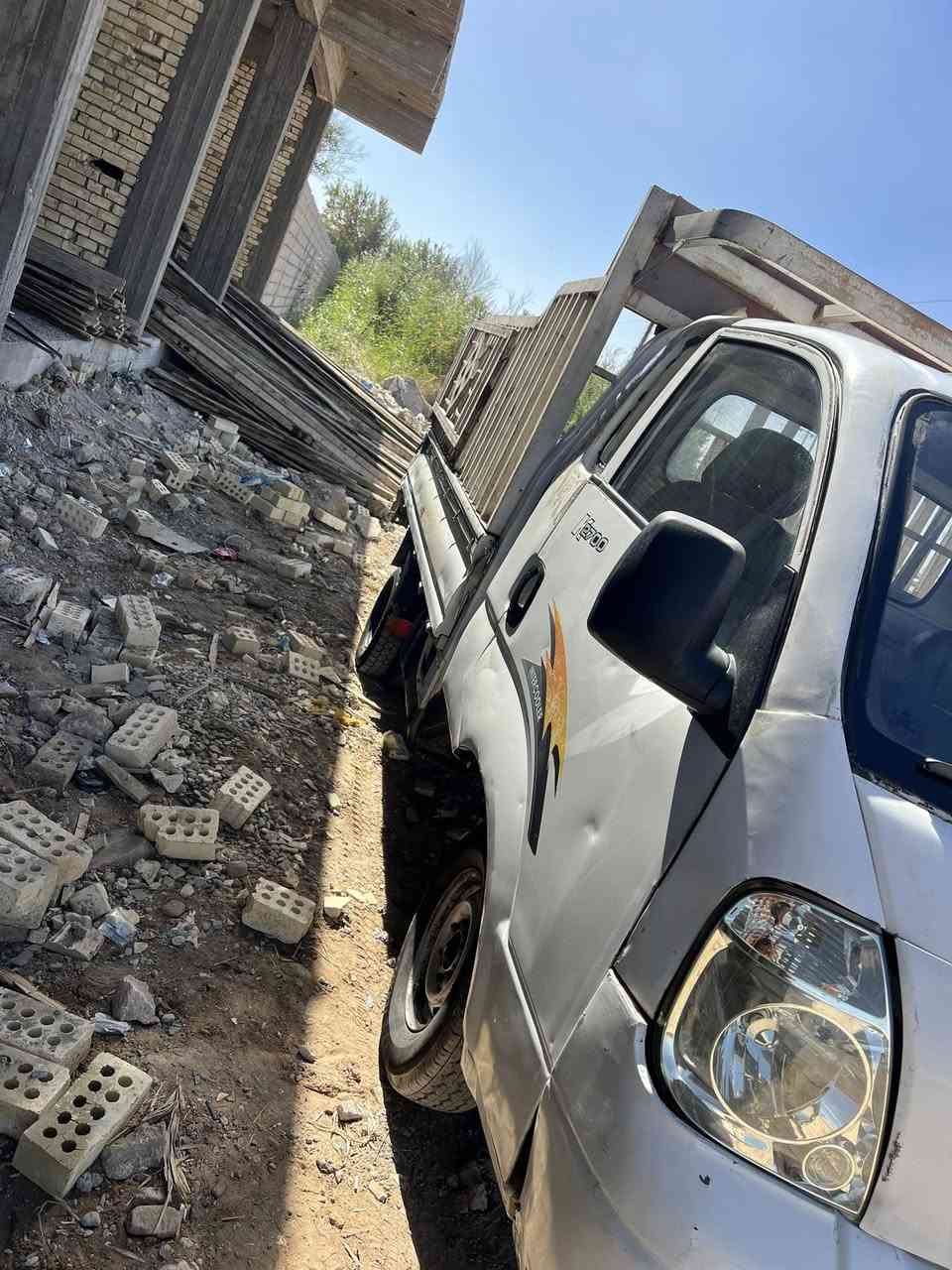 السلام عليكم كيا ٢٠٠٦ للبيع سنويه ساقطه ب ٢٠١٩ السياره بيه ضربه عكس السايق الربع والتكمه وبيه شويه عواج بلشاصي مماثر كير ومكينه كفاله مكان السياره بغداد 
***********
سعره ٥٠ اتعهدلك بلتحويل
