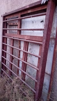 من رخصة الادمن شبابيك وأبواب وثقيله تكمه وثقيل للبيع السيديه ٠٧٧١٥٢٧٥٥...