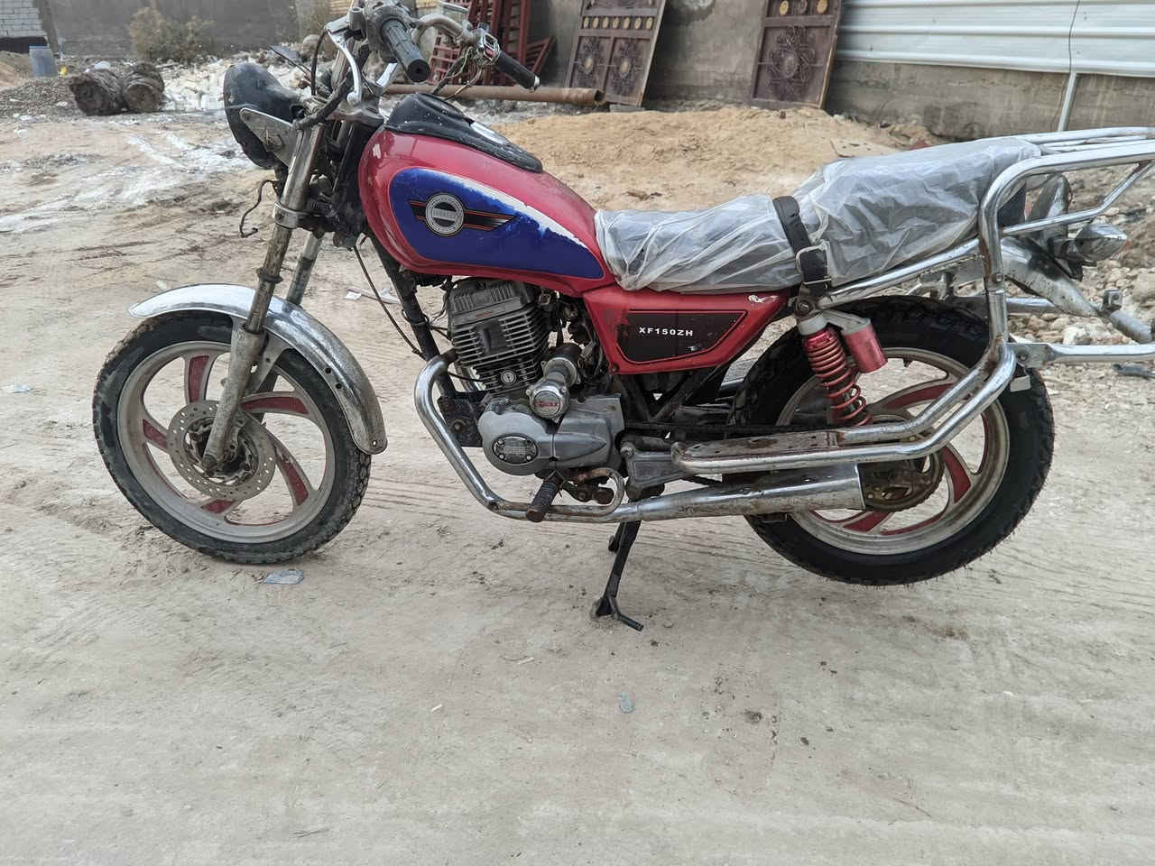 دراجة من نوع جمرة موديل 2016 اوراق مكينة ناعمة نكرة سلف الشاصي بحالة جيدة للأستفسار  ***********
