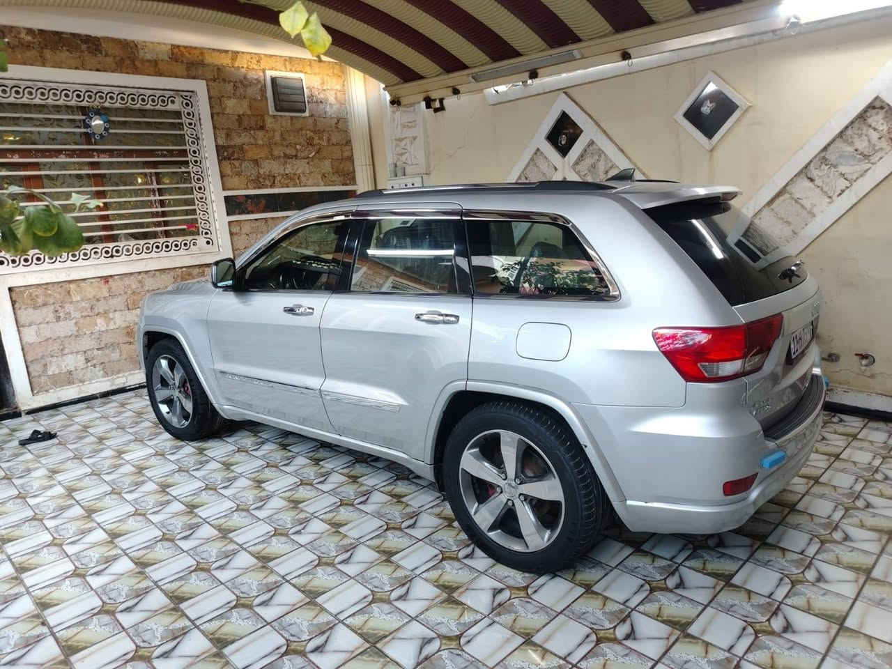 السلام عليكم اخون عندي هاي سيارة جيب وارد امريكي موديل 2012 سيارة داخله فقط دعاميه خلفيه وبارد بلجمرلوغ الخلفي وبيهة بل قبق صندوق بيهة كارت سيارة فول مواصفات سيارة تحكم ستيرن جهتين كامرة خلفي كشنات كهرباء كشنات جلد ثنينهن قطعتين تبريد ثلج تدفئة فول محرك V6 3600  سيارة رقم بغداد دولي جديدة هزة جديدة تحويل ثاني يوم مشروع وطني سيارة تخبل يشهد الله سيارة على وضع شركه موضحلك كلشي بل فيدو وسونارت بيهة سيارة وين يعجبك تريد تفحص افحص دفع رباعي 4×4 موضحلك كلشي بل منشور مكاني ديالى بعقوبه شراي يتصل ويدلل وهاذة رقمي *********** سعر السيارة 167  وبي مجال شراي يتصل ويدلل
