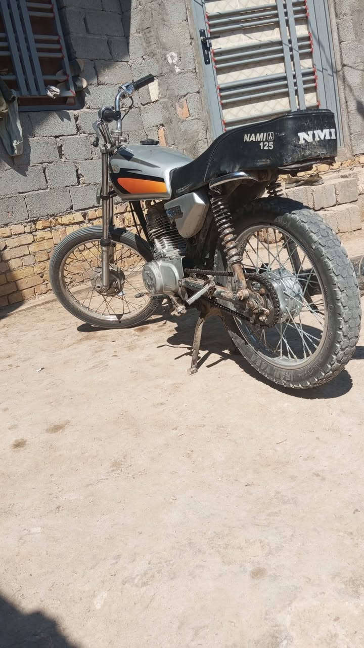 اربعة كير كلك مكفولة السعر 350 وبيها مجال قليل هذا رقمي للاستفسار ***********
