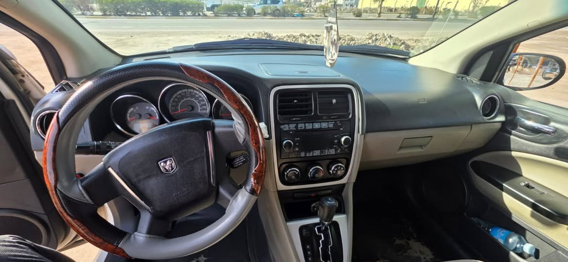 السلام عليكم دوج كاليبر 2010 رقم وسنويه جديد 2030 وهزه جديد تبريد شغال ثلج محرك كير كله مضبوط ولا كلوب مشتغل السياره جديده وجاهزه بدون اي مصرف صبغ 3 قطع مكان السياره بغداد السعر 68  للاستفسار ***********
