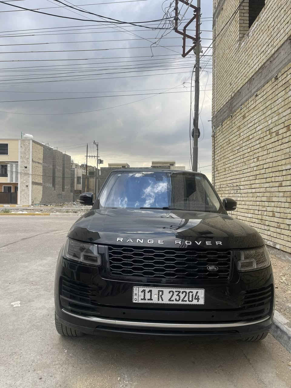 السلام عليكم ورحمة الله وبركاته 
 اللبيع Range Rover
موديل :2020
اللون : اسود 
المواصفات:  
سقف بنوراما وجلد 
نظام تعليق هوائي 3 وضعيات (جكات تصعد وتنزل اوتو +يدوي )
قيادة ذاتية 
اوتو ستارت 
اوتو بارك 
اوتو ستوب عند الاقتراب من سيارة اخرى
اوتو هولد
مانع انزلاق 
سايد بريك اوتو 
نقط عمياء 
5 كاميرات محيطية 
رادارات امامية وخلفية وجانبي 
تغير زاويا الرؤية بالمري عند الرجوع الى الخلف
انارة ليلية وكشافات ضباب ولايت اوتو
خمس بصمات ع الابواب 
صندوق كهربائي شفط
ابواب شفط  
تحكم بالتكيف تبريد وتدفئة من الشاشة 
كرسي السائق تدفئة وتبريد 
كرسي الراكب تدفئة وتبريد 
كرسي السائق 3 وضعيات خزن ميموري 
كرسي الراكب 3 وضعيات خزن ميموري 
تدفئة بالستيرن 
المقصورة الخلفية تبريد
تحكم منفصل بالمكيف 
تحكم كهربائي بالكشن 
انارة محيطية 
انارة ترحيب
السعر 425قابل تتلفاوص 
مراوس حسب القناعة


**إذا كنت صاحب هذا الإعلان وتريد حذفه لأي سبب، رجاءا أرسل رسالة إلى الدعم الفني**
