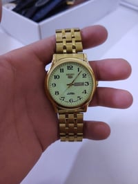 بالة ساعات • سويسري • ياباني