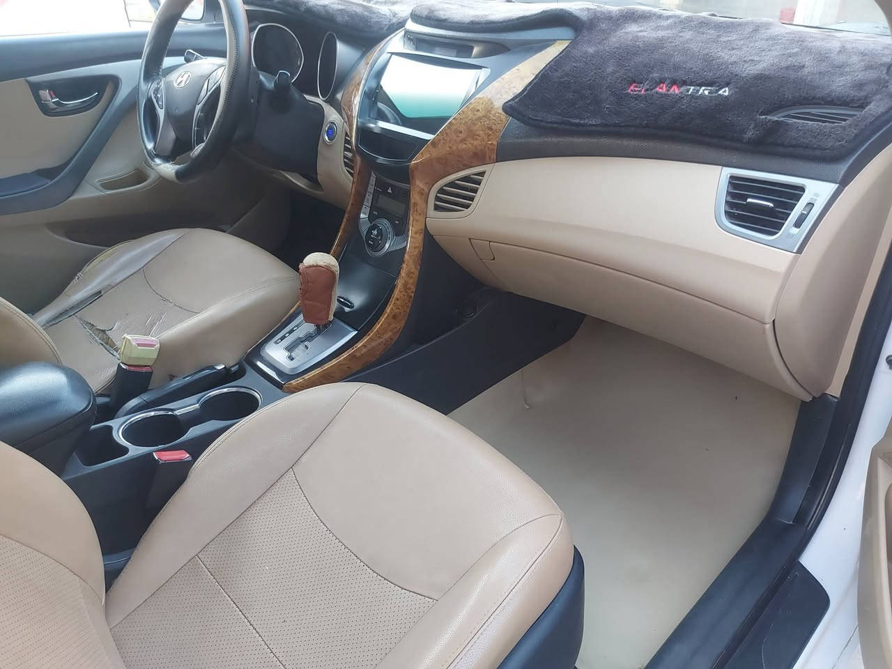 السلام عليكم النترا ٢٠١٣
خليجي 

رقم بغداد

GLS 

الضرر صبغ قبق الصندوق بارد باب خلفي السيارة جاهزة تخم تاير تدفئة تبريد شغال سنوية ٢٠٢٨ 

بسمي شخصيا 
السعر 115 

***********

***********
