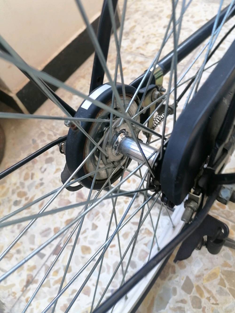 يا الله الهم صلي على محمد باسكل ماركه لوبس شركه عالميه موديل 2017 كفاله نضافه فول حاويه منزله ابيدي الباسكل ما مفتوح بعده كشنه الاصلي ما مبدل و استيرنه ما مصبوغ كامل مكمل طبعا القطعه معروضه للبيع سعره 100 وبيه مجال بسيط مكاني بغداد البياع الباسكل كامل للتواصل اكثر واتساب ***********