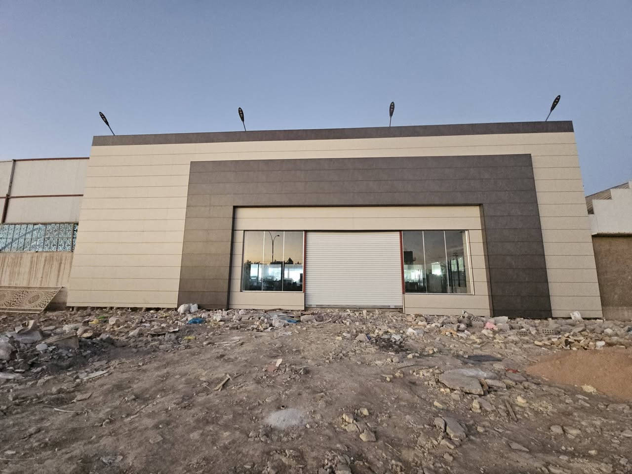 يا الله والحمدلله تم اكمال وتسليم احد مواقعنا في بابل 
بعد اكساء الواجهة بماده البورسلين الميكانيك الهندي
إشراف وتنفيذ وليدابوالياس ***********
