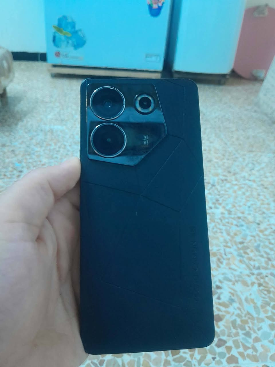 للبيع فقط 
جهاز تكنو كامون 20 اس برو فايف جي 
ملاحضه الجهاز نسخه 5Gمو العاديه 
جهاز نضافته 90/100
جهاز كامره الاماميه 32 ميكابكسل 
الخلفيه 50 ميكابكسل 
جهاز نضيف كدام العين 
فقط ااجهاز مبدل بي ايسي شحن الاصلي شرط 
الجهاز بدون كارتون فقط معه شاحنته الاصليه 
سعرو 160 بي مجال 
مكاني موصل حي السماح الثانيه 
اي استفسار تعال خاص 
رقم الهاتف ***********
