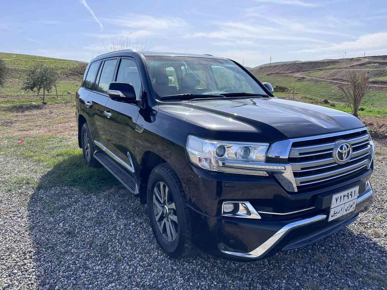 السلام عليكم  
لاندكروز للبيع موديل ٢٠١٧ مواصفات معروفة شريكة سردار 
كشنات جلد  السياره مكفوله كفالة عامة كلين
السياره جديده جدا سلندر  ٧ راكب ٣ قطع تبريد تخم تاير جديد السياره  كلها شركه ماشيه ٢١٥ ألف كيلومتر حقيقي على الفحص السياره استخدام بيت وباسمي ثاني يوم تحويل  مكان السياره اربيل  السعر  ٤٨٠  وبيها مجال 
للاستفسار الاتصال 
***********
