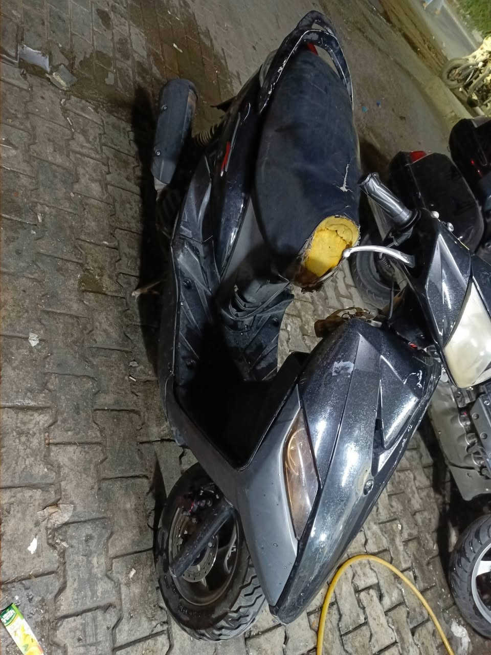 سلام عليكم كلشي موضح بصوره وفديو نكره سلف نكره هندر  بيهه لايت زنونو ماكس ثعلب 140دراجه  كامله سعر425وبيهه مجال العنوان الكاضميه الطي او الشعله متواجد وتساب ***********
