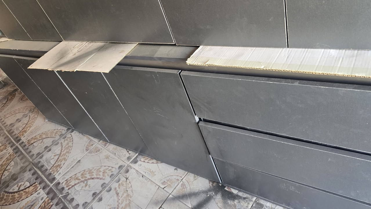 من رخصه الأدمن كاونتر ان دي اف اربع قطع نيلي ت٣امتار اونص+فلونكه  سعره ٤٠٠الف الشراي يتصل *********** ***********
