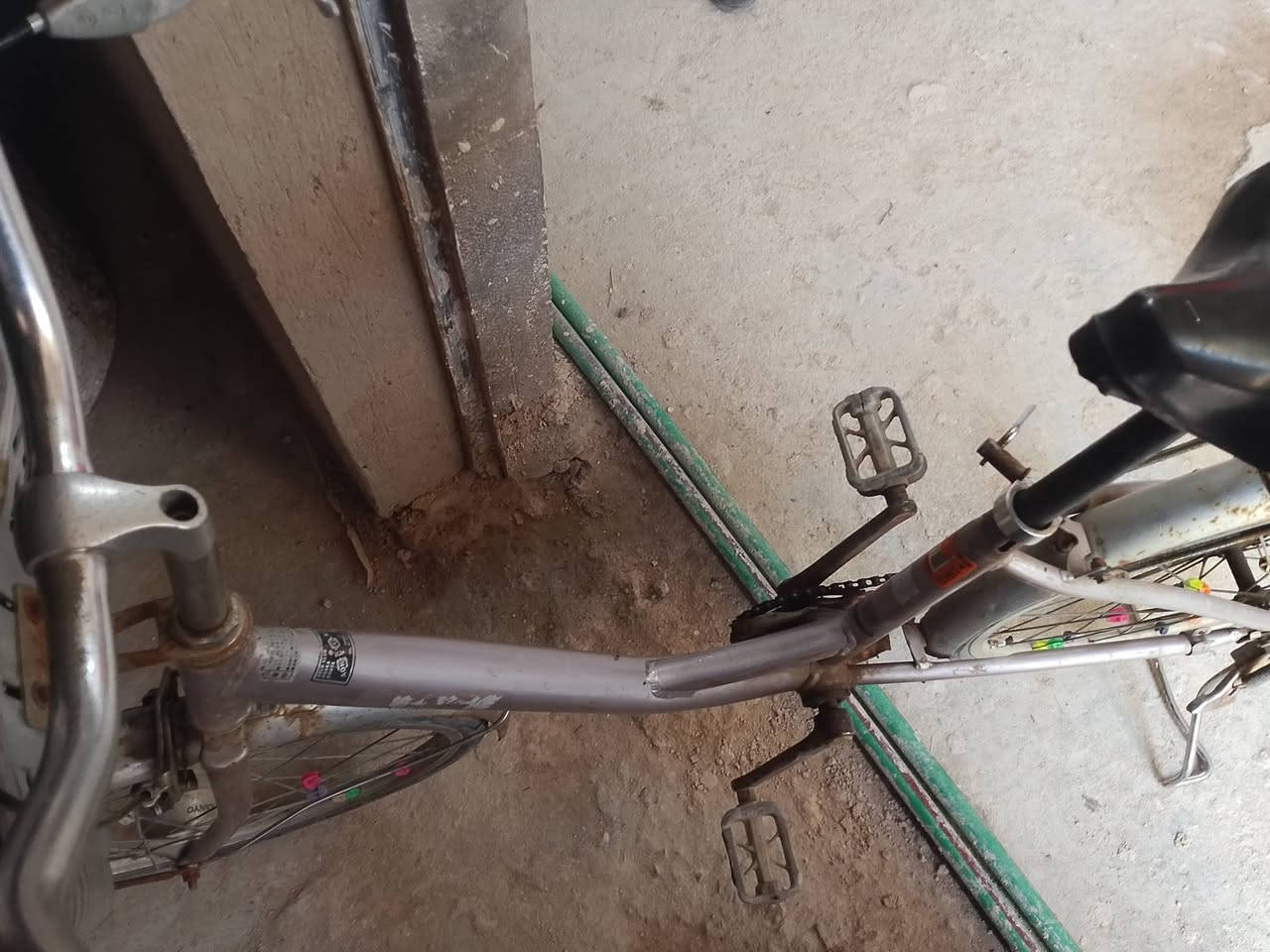 سلام عليكم باسكلا للبيع بايسكل نظافه مليون من 100 بايسكل حلو تاخذه كل شيء ما تصرف عليه السعر 40 وبي مجال الرقم *********** عنوان بغداد مدينة الصدر
