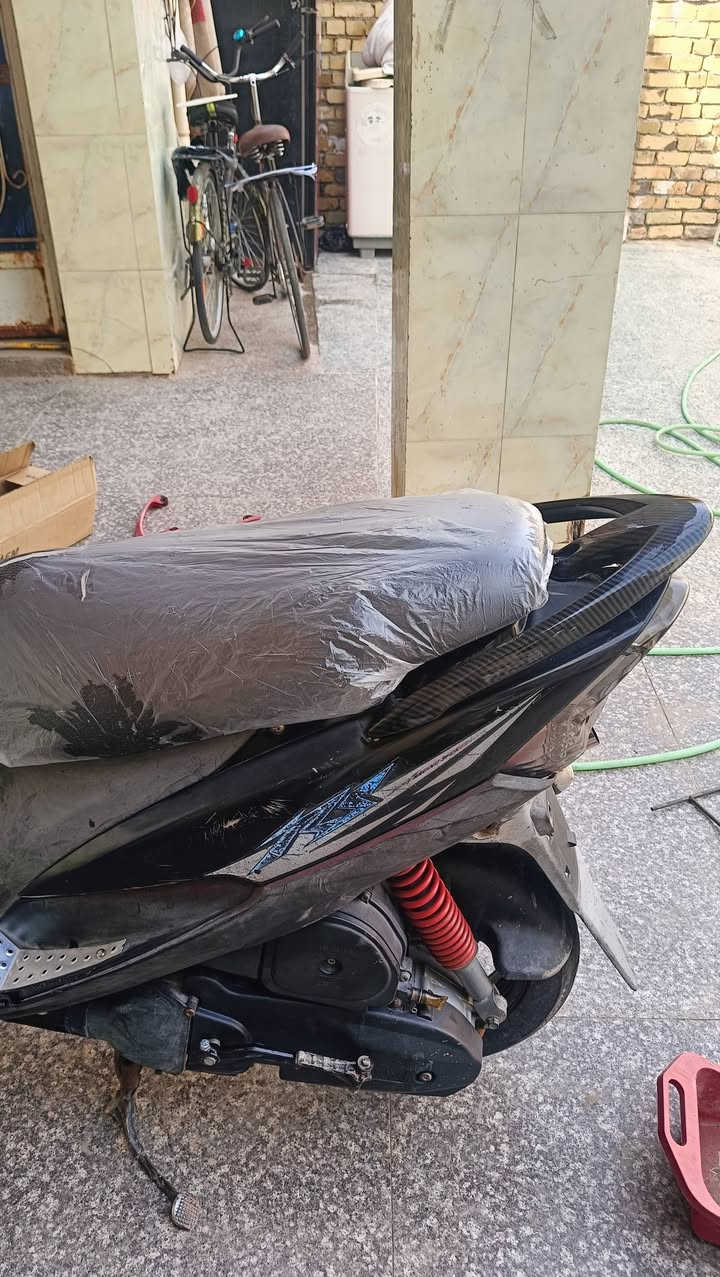 السلام عليكم كفرات ماكس اصليات بلاد نضاف بس طكة بيهن يم السبايدر اريدهن للبيع ب50 أو مراوس رقمي ***********
