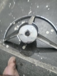 عندي صطاب اصليه ودركه اصليه دلكسي السعر ١٧٥ وبي مجال وهذا رقمي ٠٧٩٠٤٦٧...