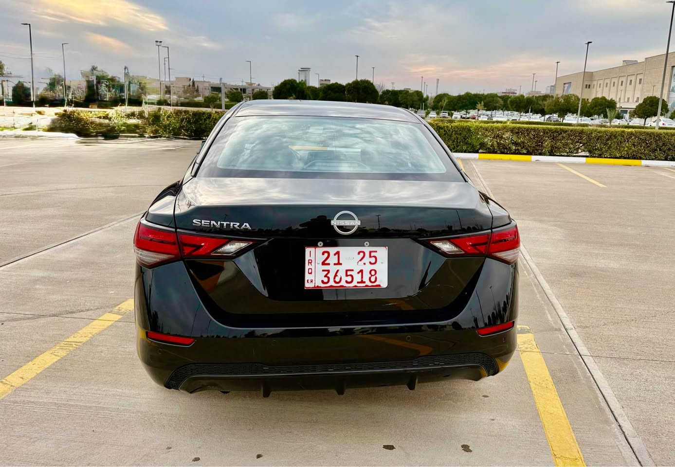نيسان سينترا ٢٠٢٥ .اسود . مواصفات شاشة. رادارات بصمه اوتو ستارت اوتو هولد گيج نصف الكتروني كاميرا حساس خلفي امامي ،ماشيه ٦ الف سياره بس فقط واحد جاملغ خلفي صبغ بدون دواخل بدون ايرباك .. السياره كلش كلش نظيفه …. 139$  .. *********** أربيل, العراق
