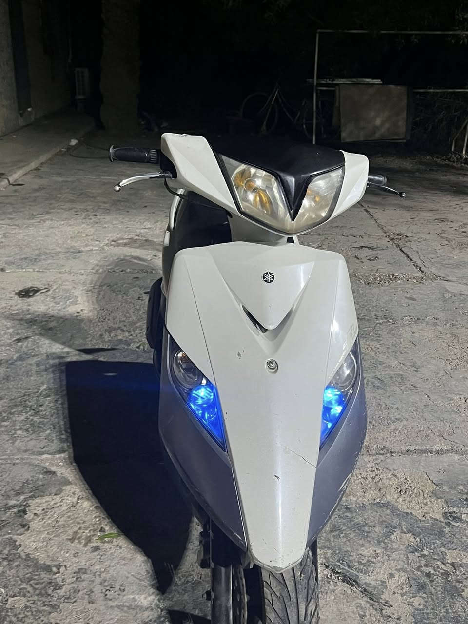 سلام عليكم ماكس ثعلب 140 الدراجه خير من الله مكفوله من المكينه ومن السرقه كلشي بلادي بيها برغي ممفتوح  شلعه ومعدل 
  المكان بغداد كم ساره ***********
