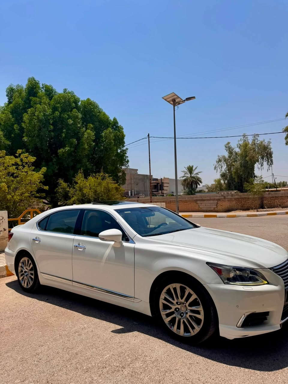 السلام عليكم [لكزز ls460L] موديل ٢٠١٤ خليجيه كفاله عامه من بارد وضربه ماعدى حافه جاملغ  الصدر فقط رش بدون معجون 
مواصفات : فولل للأخير vip 
📍خمس بردات 
📍قياده ذاتيه 
📍ناظور ليلي
📍كشن طياره منفصل vip 
📍أربع كشنات مساج 
📍أربع كشنات تدفئه وتبريد
📍ردارات محيطيه ونقاط عمياء
📍اضائه متحركه مع ألتفاف 
📍اربع بوب شفط مع جنطه
📍نظام سماعات mark evnson  ٢٨ سماعه 
📍تلفزون خلفي وفتحت سقف
📍زراكات اماميه
📍أربع وضعيات قياده 
📍نظام تعليق جوبلس 
📍سياره دفع خلفي 
📍أوتو بارك 
📍خمس بصمات 
⚡️سياره بعد بيها اهواي مواصفات .
✨ملاحظه ✨: سياره من معرض كارمان أوتو الذي في سليمانيه وسياره أيضا خليجيه من شركه سردار (سياره كامله من كل نواحي مكينه وكير وحداديه وصدر لايوجد عيب أو نقص)
سعرها : ٢٣٠ وبيها مجال بسيط 
تم تنزيل السعر فقط لغرض بيع مستعجل 
رقمي ***********

