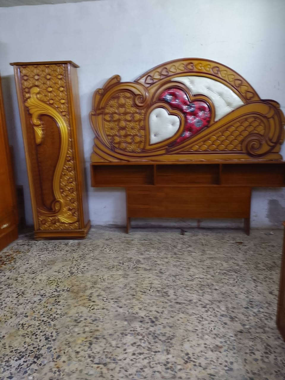 غرفه 280 نقص تخت اشتري كافت الخشاب صعدو المنشور ***********
