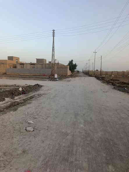 يوجد قطعه 400  على شارعين في حي الجوادين 
النزله ثانيه 
يتوفر ماء  وكهرباء وتباع 400 متر او 200 متر او 100 متر
  الاستفسار يرجى الاتصال على رقمي ‪*********** واتساب
