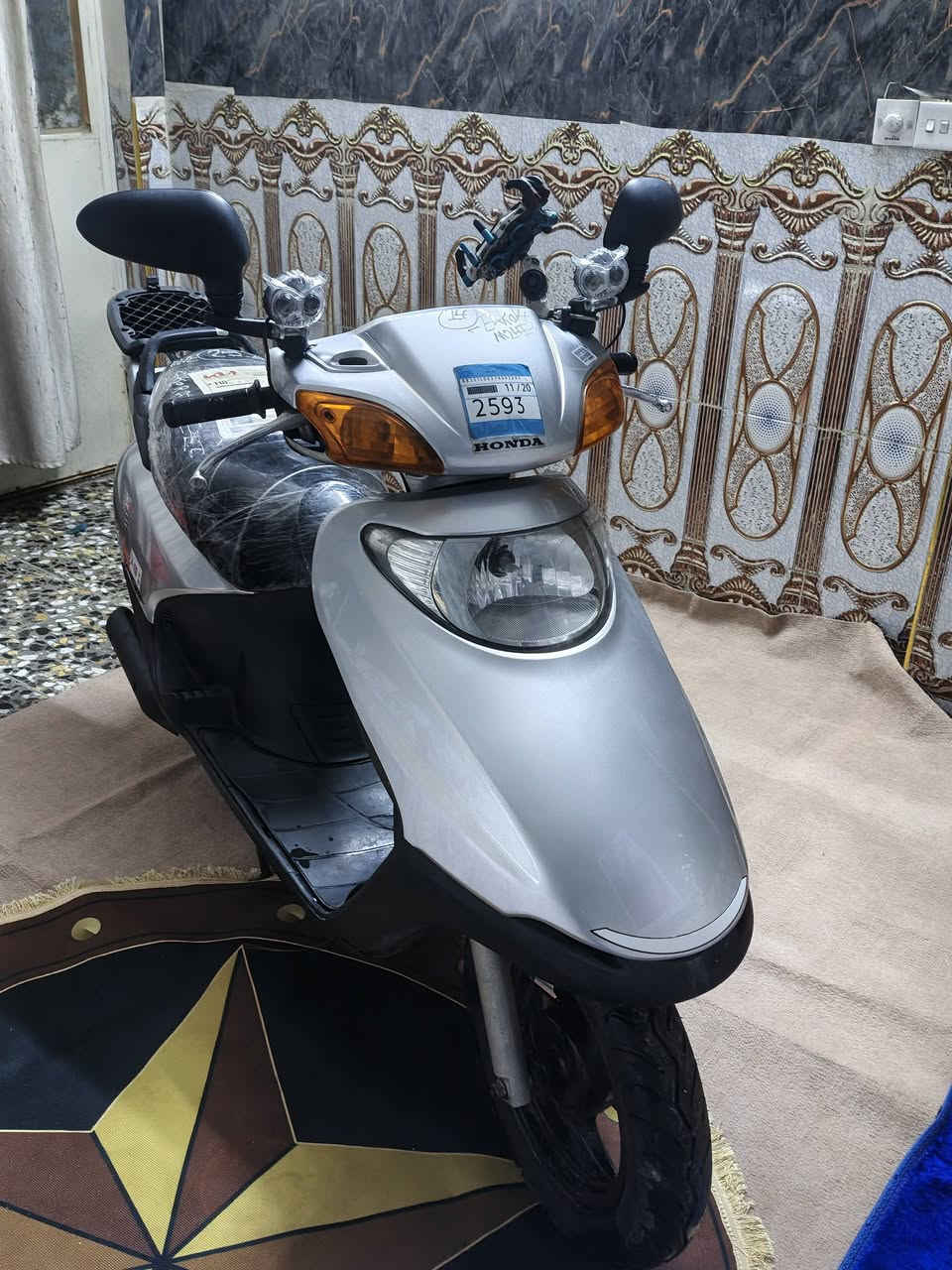 دراجه سبيسي ياباني دراجه جديده بمعنى كلمه نضيفه فول كامله مابيهه نقص برغي واحد دراجه بلاديه للاخير بل واقع احلى من صور سعر 725 وبيهه مجال العنوان بغداد العبيدي
للتواصل *********** يوجد واتساب
