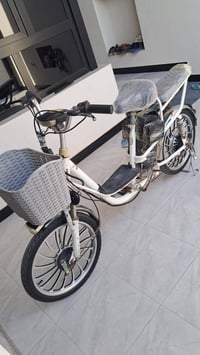 للبيع دراجه شحن اربع بطاريات جدد  شاحنه جديده  كهرباءيات كله شغاله  ال...