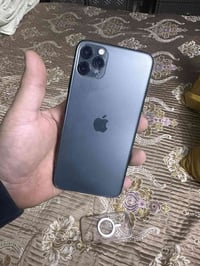 آيفون ١١ برو ماكس • ٢٥٦ • نضافة ٩٠%