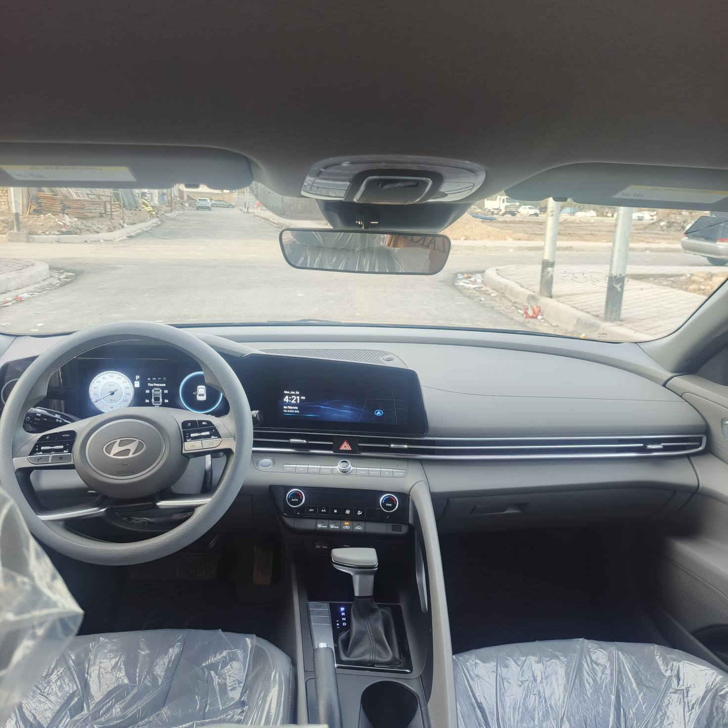 السلام عليكم
الانتره 24 مرقم شهداء سياره كفاله من دعاميه لدعاميه بيه بارد كد شبر بالبنيد مواصفات شاشه كامره تحكمات جيهتين شاشه دجيتل  بعد بيها مواصفات اهواي  ماشيه 25كيلو 
السعر 165بيه مجال 
الاتصال ***********
