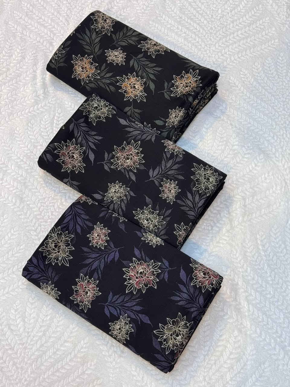 سلام عليكم 
صوف السعر10
كشمير8الف
للتواص ***********اتصل او واتس اب
