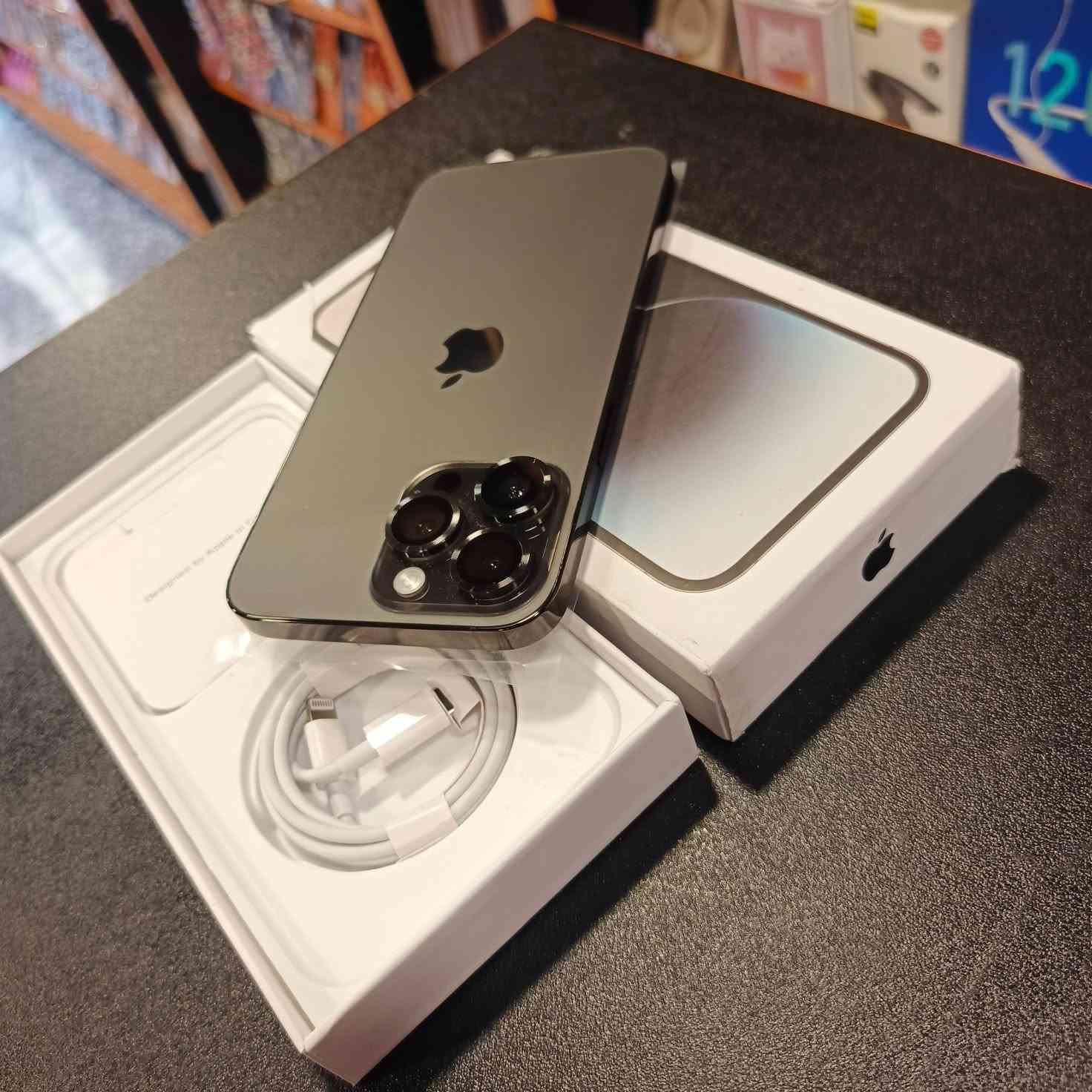 #متاح هاتف مستخدم   ❤
# iphone 14 pro max 
الذاكرة  256  GB
البطارية 100 % 
الهاتف بلادي وجدا نظيف شرط شخط ما بي 💕
#السعر 850 الف فقط 

#العنوان _الانبار _قضاء هيت _ شارع حامي حميد _مجاور مجمع الملكة أو مقابل مكتبة الأقلام _ مركز الباشا 💥
#لتواصل معنا : 
واتساب / ***********
الانستا / albasha-mople
