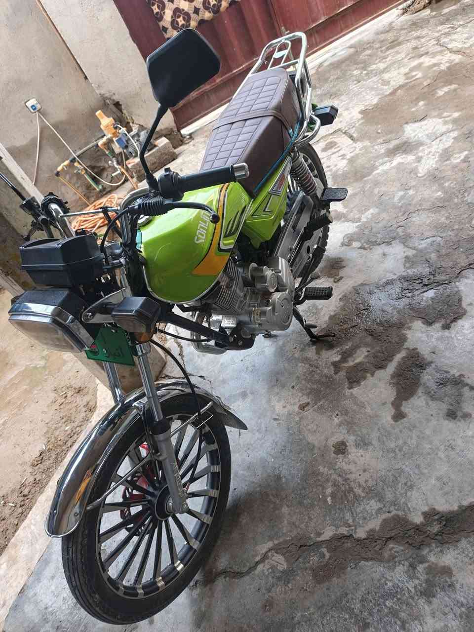 ياألله سلام عليكم دراجه سولنك محرك 200cc كفاله من كلشي اوراق منفيس شلعه معدل فول مال جناي دراجه اخوان؟؟  العنوان فلوجه شهداء،،، السعر 900..... ***********
