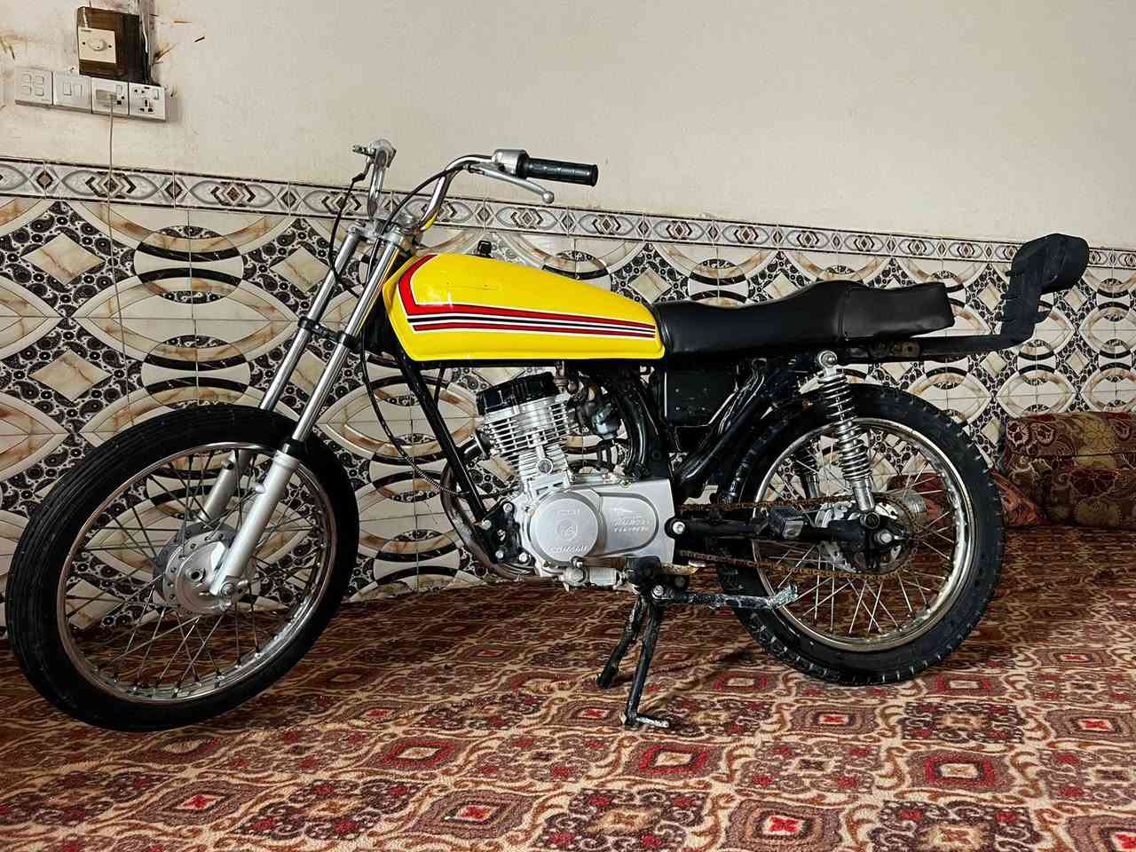 السلام عليكم للبيع سيجي نامه طك كارتون بعدهي بزازات التاير بيهن ام قبق الاسود دراجه برقي ممفتوح بيه كلشي بلاد وجديد السعر575 مكاني بصره كرمه علي او الهارثه سيد سامي متواجد واتساب ***********
