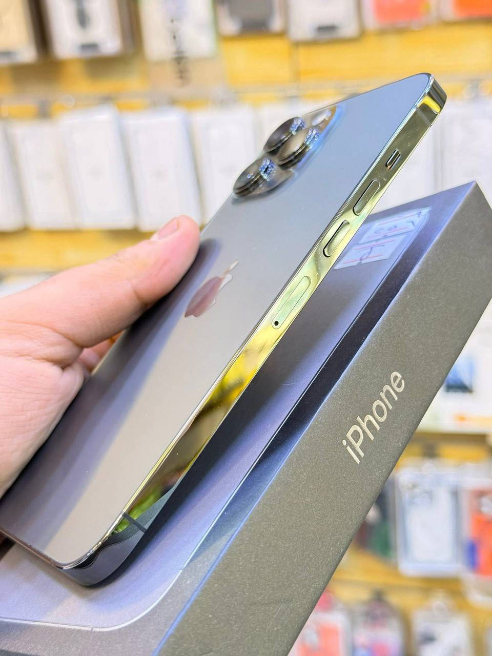 ايفون 13برو ماكس ذاكره 256بطاريه 90جهاز اخو جديد زلغ واحد مابي وتر بروف جهاز بمعنه كلامه نضيف هوه جديد سوه لوان مميز ملحقات كامله لا مفتوح ولا مصلح فحص حاسبه كوله نورمل ضمان 5ايام من مركز 
سعر 725 قفله من الاخير 
بغداد البياع 

***********
