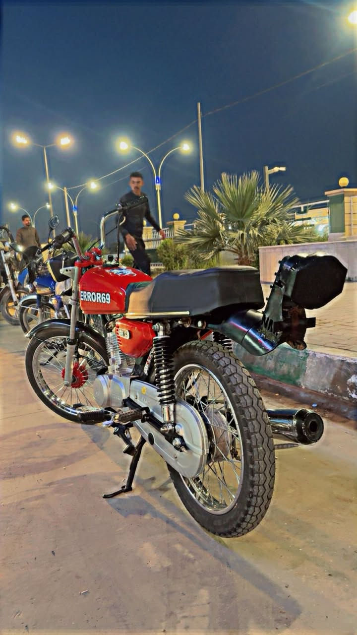 السلام عليكم  
دراجه حربيه تعميره 25 محرك سيجي نامه 
تعميره جديده مكان بيجي
السعر 650 وبيها مجال 
***********
