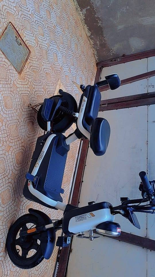 السلام عليكم دراجه نضيفه كلش العنوان البصره المطيحه رايدهه ب ٣٠٠ ***********
