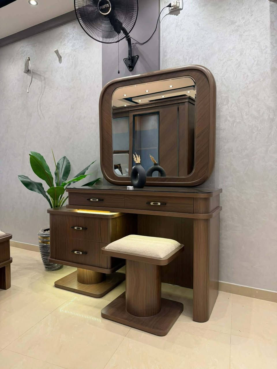 تصنيع وتصدير جميع أنواع الأثاث الحديث كلاسيك مودرن أنتيك وتنفيذ كافة التصميمات


**إذا كنت صاحب هذا الإعلان وتريد حذفه لأي سبب، رجاءا أرسل رسالة إلى الدعم الفني**