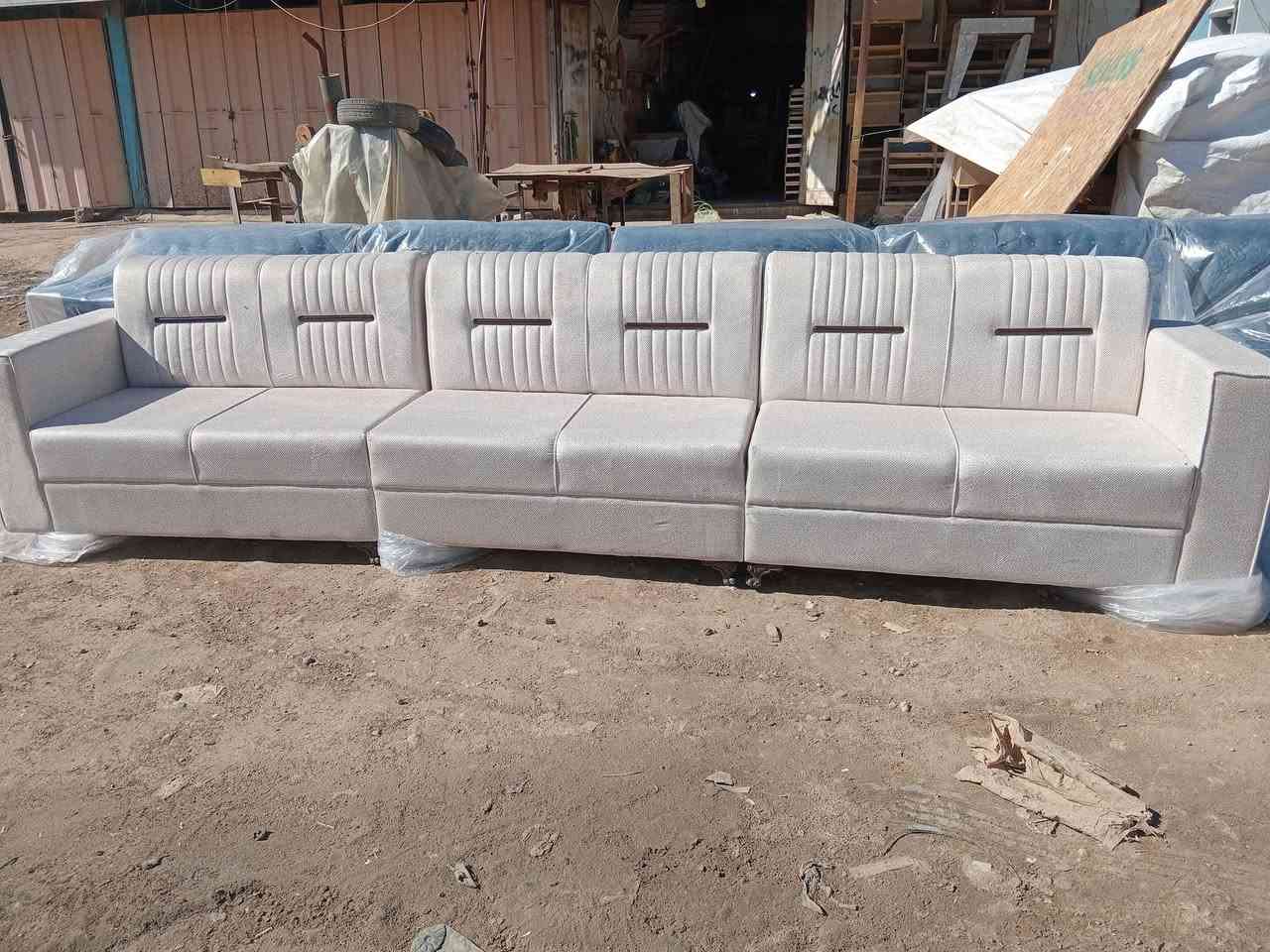 يعلن معمل ومعرض الامير عن نتاج كافت انواع التخامه والدواوين ولدينا دواوين ستندر بسعر 320الف 
ولدينا على قياس حسب طلب الزبون سعر المتر 75الف فصط 
الهاتف ***********    ***********
