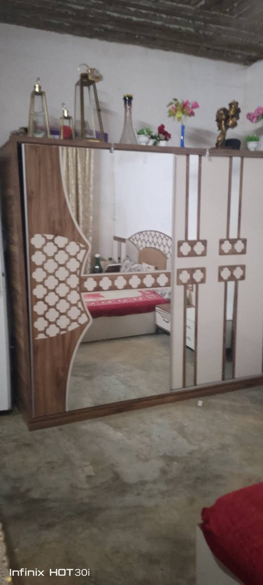 غرفة نوم تركي للبيع..5قطع
سعره 300. وبيها مجال.  اتصال ***********. او واتساب
