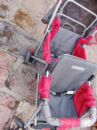 عربانة توم • كرسي طعام