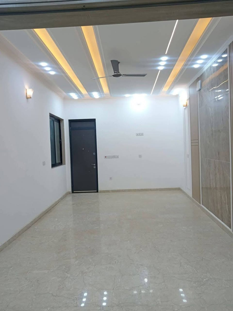 ‏‎‏‎دار  للبيع او المراوس النجف الاشرف
حي الجامعة
مساحه الدار  ٢٠٠ م 
شارع ١٥ موقع ممتاز 
طابقين بناء جديد vip
خلف المدينه المائيه

‏‎  للاستفسار مراجعة مكتب العطاء للوساطه العقاريه في حي الجامعه سايدين سلام-جامعه 
مقابل مجمع زيد و حسن

او الاتصال 
‏‎*********** (يتوفر واتساب)
