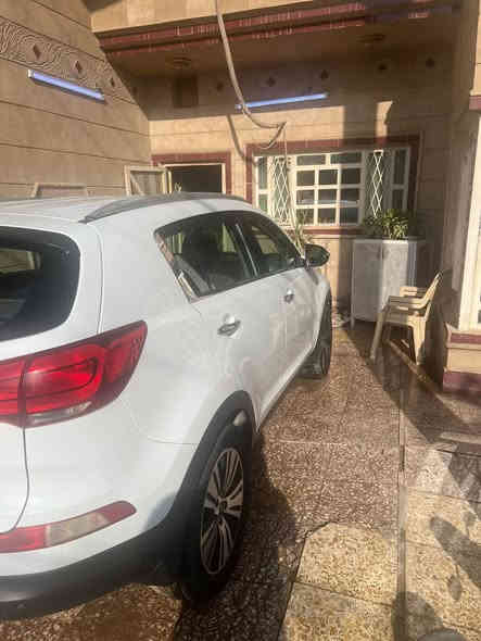 السلام عليكم
كيا سبورتج 
موديل ٢٠١٥ خليجي

بيها بداية القمارة مصبوغة اثر طابوك استارة بيت 
الصورة ضمن الصور
وبيها  جاملغ امامي مبدل جهة الصدر

سيارة جاهزة كير محرك صدر تبريد 
رقم بغداد الجديد شرط التحويل

مكان السيارة بغداد كاظمية
السعر ١٣٠ 

للاستفسار 
***********
