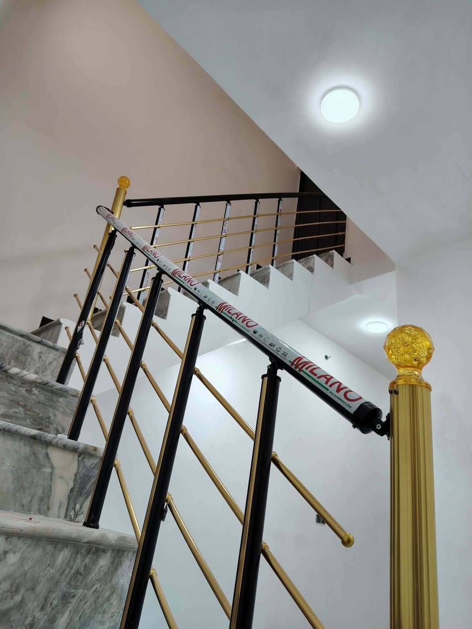 دار للبيع - طابو صرف (ملك صرف) 🏠
عرض مميز لراغبي السكن في منطقة هادئة ومكتملة الخدمات.
​📍 الموقع
​الإسكان الصناعي - النزلة الثالثة.
​📐 مواصفات العقار
​المساحة: 125 متر مربع.
​نوع البناء: كونكريت (صب مسلح) متين.
​التفاصيل الداخلية:
​غرف نوم عدد (2).
​صالة واسعة.
​مطبخ.
​مجموعة صحية (حمامات داخلية + حمامات خارجية).
​📞 للاستفسار والتواصل
​يمكنكم الاتصال مباشرة أو المراسلة عبر واتساب على الأرقام التالية:
​اتصال + واتساب: ***********
​اتصال: ***********
