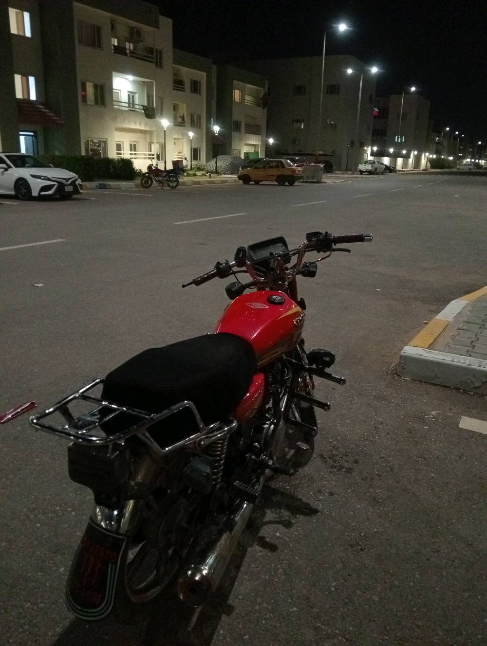 دراجة ايراني سونلك موديل 23
150cc 
دراجة مستعملة 
نظافة زينة 
كهربائياتها جيدة 
تايرات شوي تعبانات 
دراجة قوية وتتحمل امانه الله 
السعر 500الف وبيها مجال
 
دراجة بيها منفيست ومكاتبة اكاتبك عليها
مو شراي لا تراسل 

مكاني بغداد بسماية، مناطق المجاورة