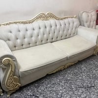 للبيع قنفات(10مقاعد) ضخم اللون ابيض السعر 250وبي مجال العنوان بغداد ال...