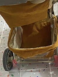 عربانة • نضيفه • ٧ سنين