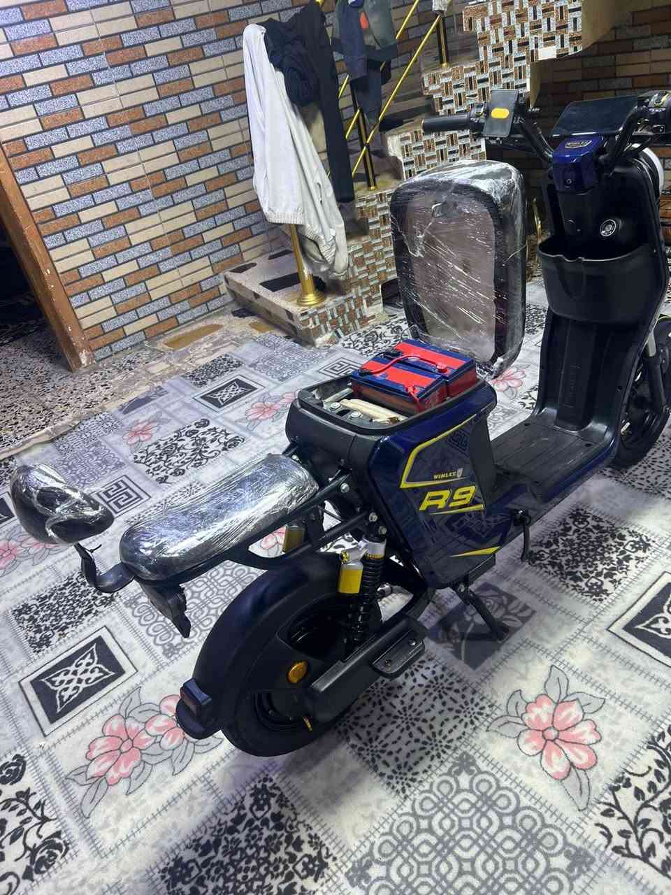 دراجه شحن موديل 2025 ما ماشيه هواي اخت الزيرو مخليهه بل بيت لان عندي مدرسه ما بيهه كل عطل الكهربائيات كلهن يشتغلن بطاريات 32 الدراجه كلهه مكفوله من الطول للطول وياهه مرايات وبصمتين وكارت وسويج كله جديد السعر 425بيهه مجال جوه 400ماتصير واتساب ***********
