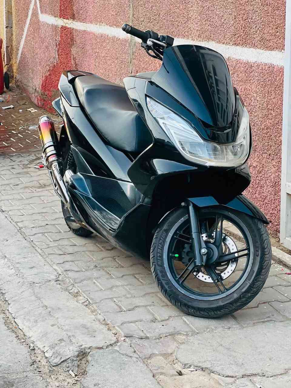 ‏السلام عليكم PCX جيل ثاني ياباني
مواصفات

‏تدفئه يدات وكشن ✅

‏حساس ازدحام ✅

‏حساس استان✅

ترايش فايبر كاربون اصلي وصالنصه رياضي ✅

‏🛠️ الدراجة: مكفولة  كفاله عامه

‏​​📍 الـمـكـان: بـغـداد

الهاتف :***********
