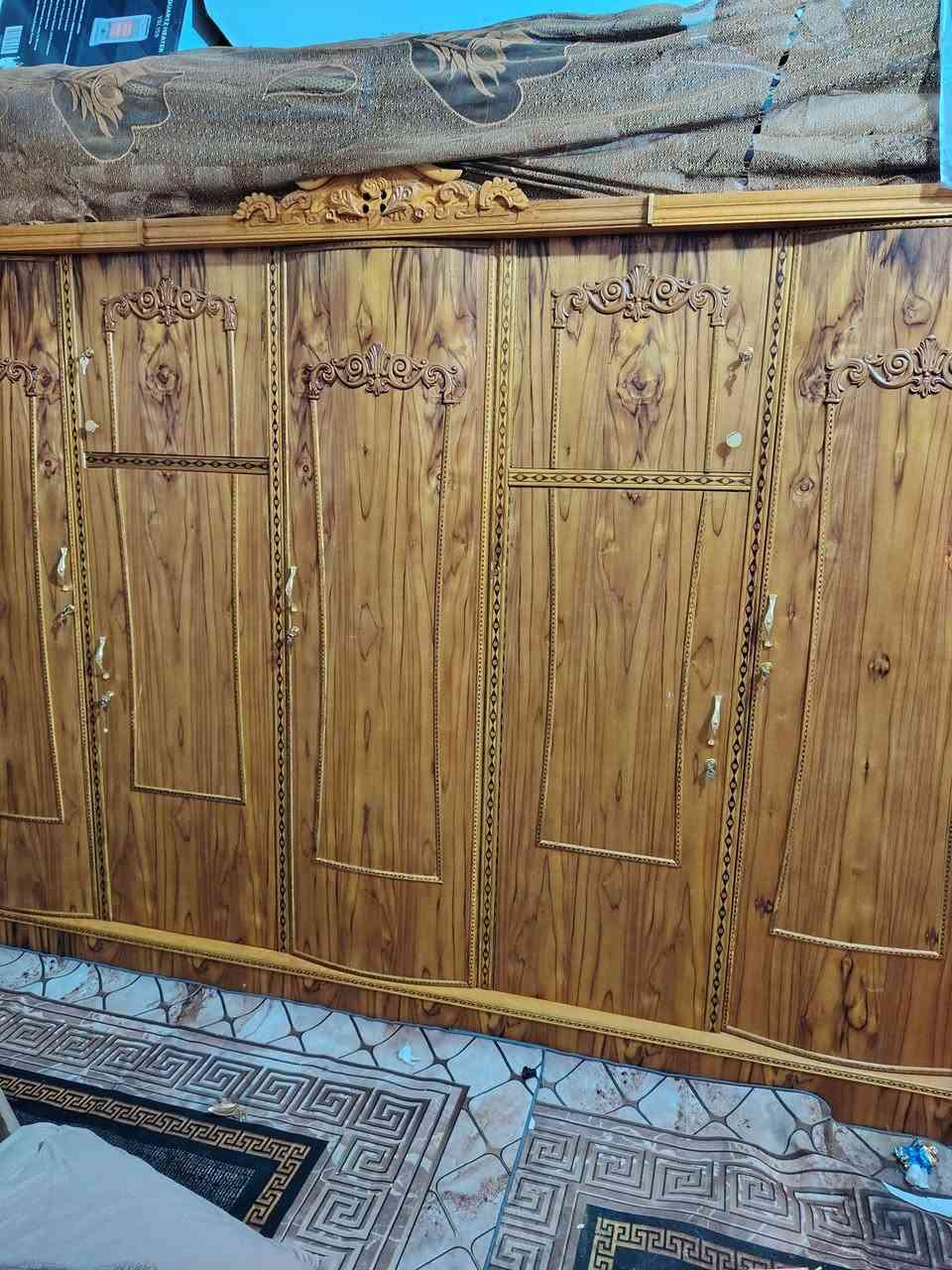 كنتور صاج ابو الخمسه جديد السعر 350  معه جربايه  نفر ودوشك ب٣٠ الف العنوان كربلاء رقم الهاتف ***********
