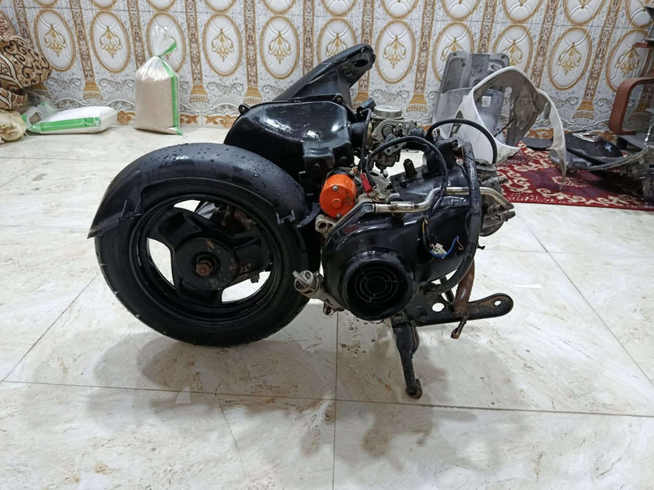 سلام عليكم محرك للبيع 55 شلعه ومعدل شغاله سعر 150 وبيه مجال المكان نجف حي النداء شارع المجمعات  خاص مفتوح او ***********
