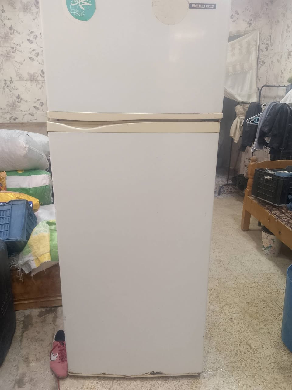 اسلام عليكم ثلاجه للبيع نضافه مثل ماكدامك تطلع 65/100 تبرد الفريز ثلج قيم حض وبخت وراسلني وتساب ***********
